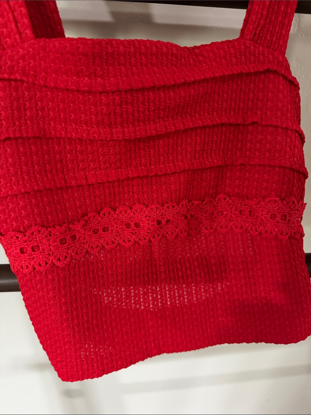 SHEIN Bright Red Cropped Knit Tank with Lace Detail - Picture 2 of 4